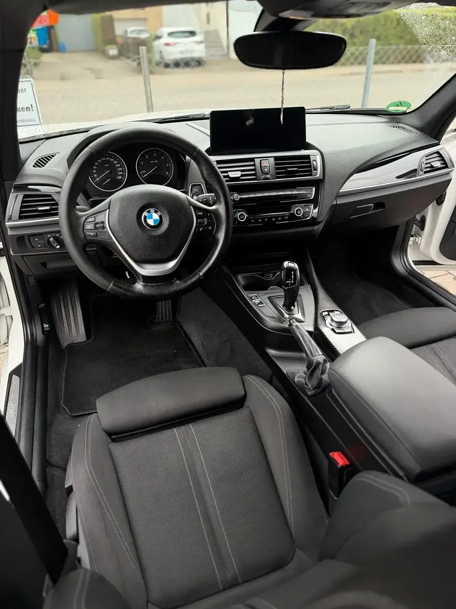 Gebraucht BMW 116 Sport Line 116 PS (85 kW) 2017 Weiß Kleinwagen