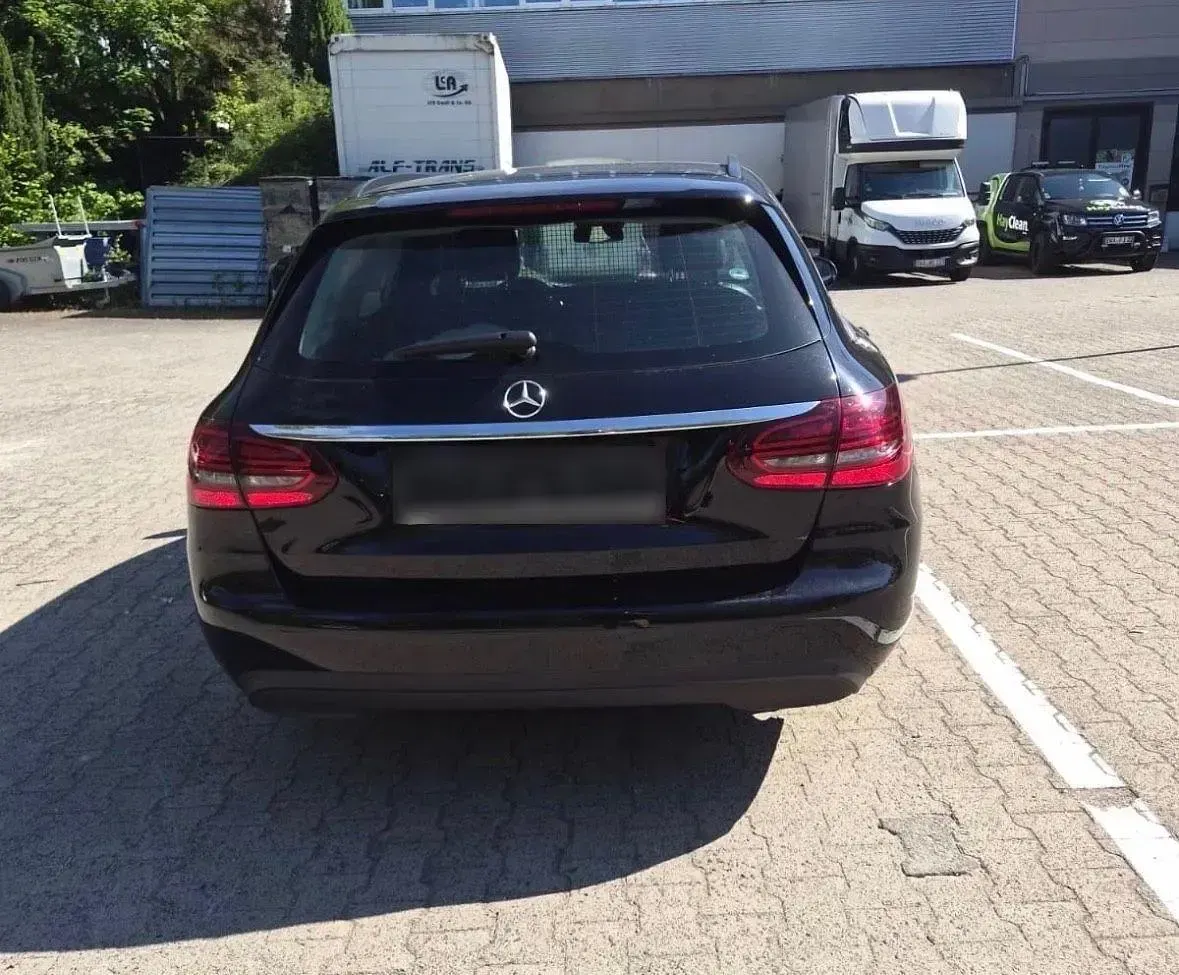 Gebraucht Mercedes C220 194 PS (142 kW) 2018 Schwarz Kombi