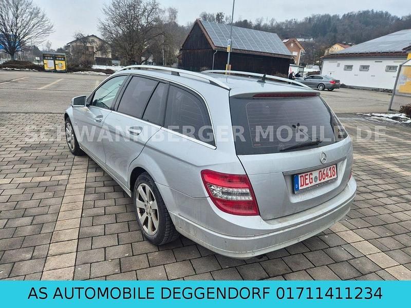 Gebraucht Mercedes C180 156 PS (114 kW) 2009 Silber Limousine