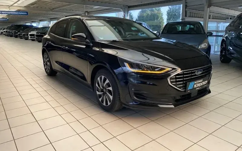 Usado Ford Focus Titanium 125 CV (91 kW) 2023 Negro Berlina
