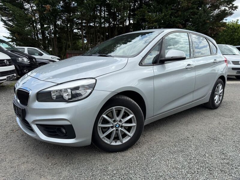 Silber Gebraucht 2015 BMW 220 Active Tourer Basis Van / Kleinbus | 14.490 € (Superpreis) - Bild 1/4