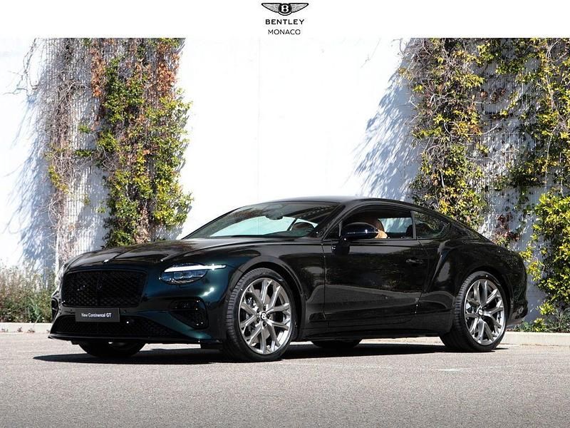 Neu Bentley Continental 680 PS (500 kW) 2026 Grün