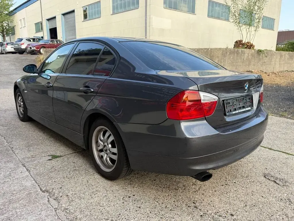 Gebraucht BMW 318 Advantage 143 PS (105 kW) 2008 Grau Limousine
