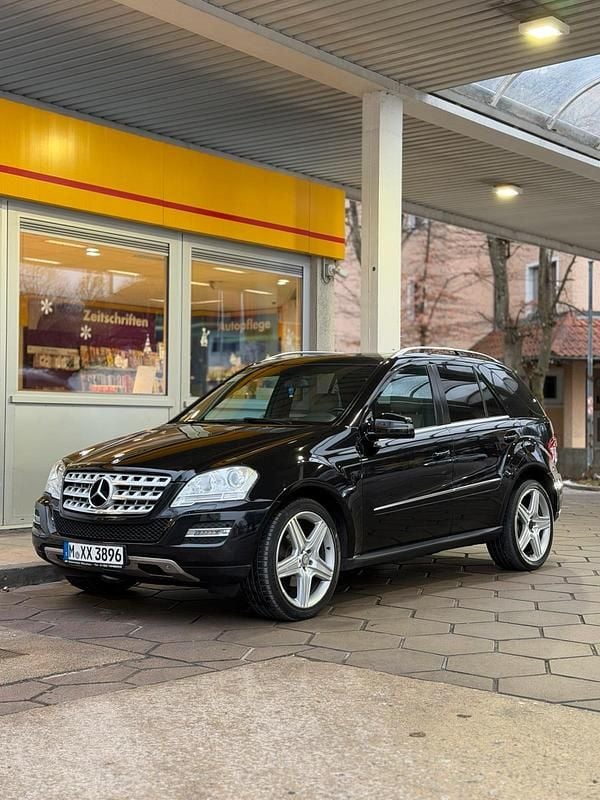 Gebraucht Mercedes ML350 AMG 231 PS (169 kW) 2011 Schwarz SUV