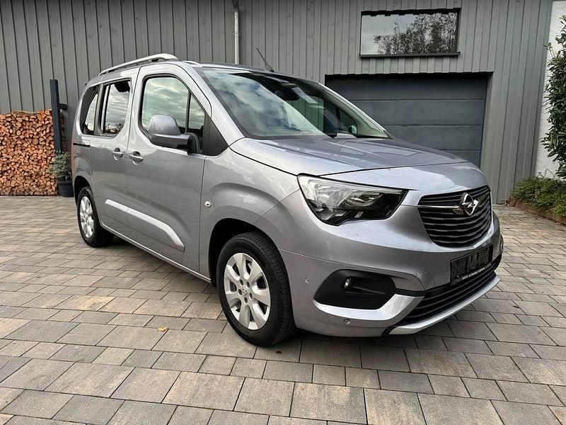 Grau Gebraucht 2020 Opel Combo Life Innovation Van / Kleinbus | 19.990 € (Guter Preis) - Bild 1/4