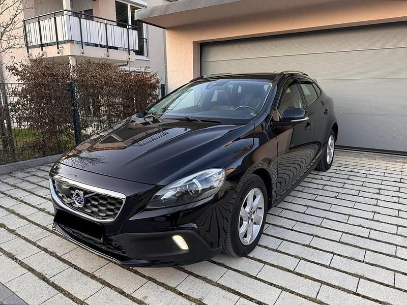 Gebraucht Volvo V40 CC You! 190 PS (139 kW) 2015 Schwarz Kombi