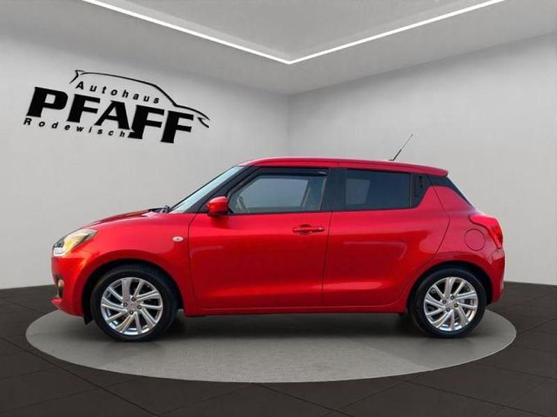 Gebraucht Suzuki Swift Comfort 83 PS (61 kW) 2020 Rot Kleinwagen