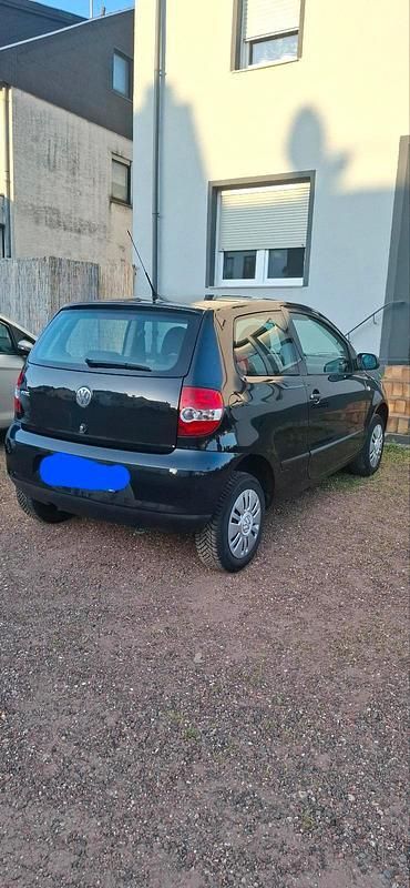 Schwarz Gebraucht 2007 VW Fox Kleinwagen | 2.000 € (Etwas zu teuer) - Bild 1/4