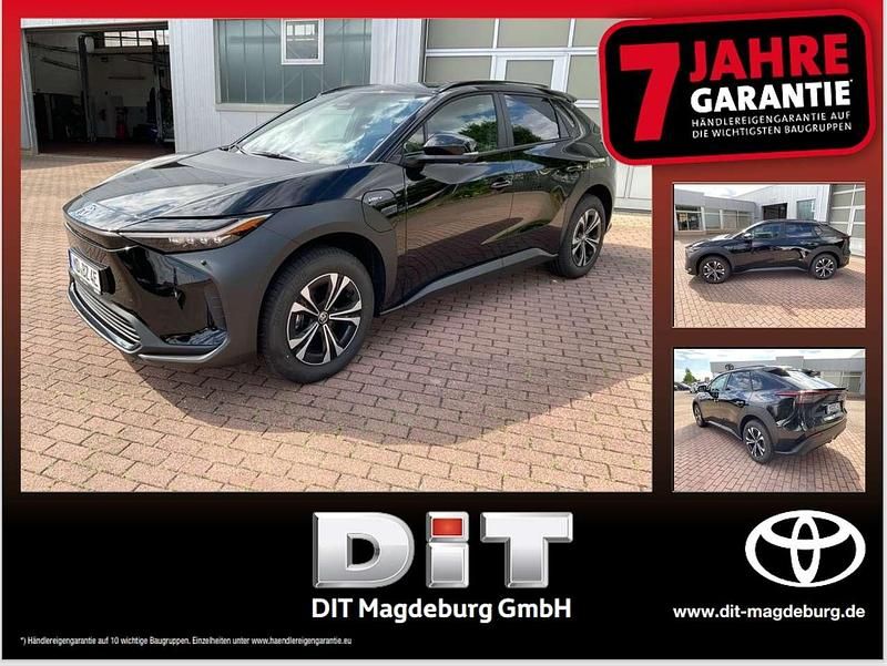 Onyxschwarz Gebraucht 2025 Toyota bZ4X Team SUV | 39.990 € (Guter Preis) - Bild 1/4