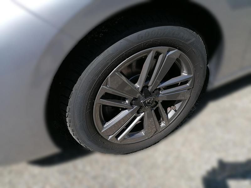 Gebraucht Peugeot 308 Active 131 PS (96 kW) 2022 Metfa artense silber Kombi