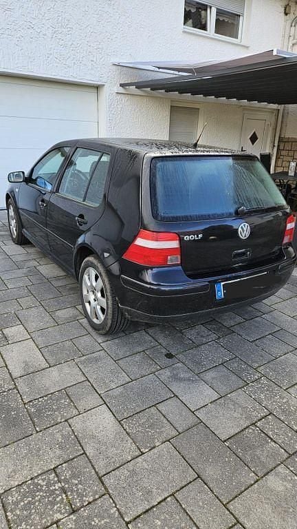 Second-hand VW Golf IV 75 CP (55 kW) 2003 Negru Berlinǎ