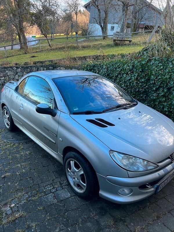 Silber Gebraucht 2004 Peugeot 206 CC Quiksilver Cabrio | 500 € (Superpreis) - Bild 1/4