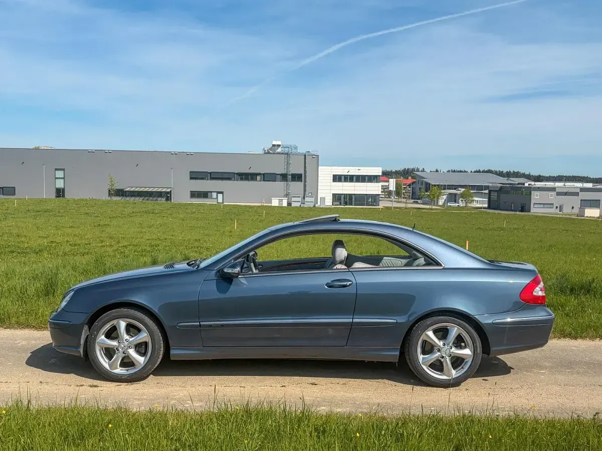 Gebraucht Mercedes CLK240 170 PS (125 kW) 2003 Blau Coupé