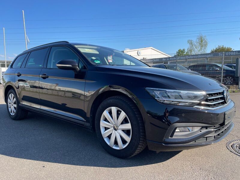 Black metallic Gebraucht 2021 VW Passat Conceptline Kombi | 17.999 € (Superpreis) - Bild 1/4