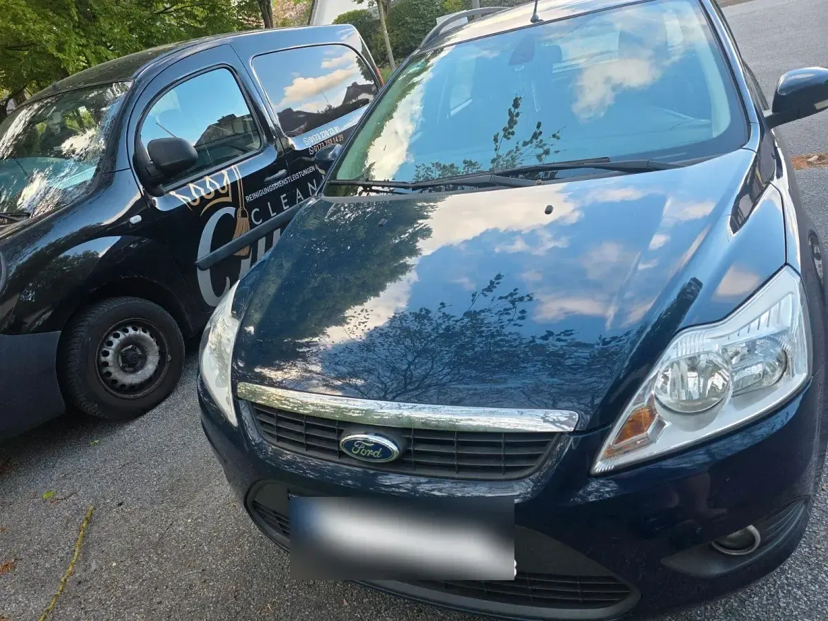 Gebraucht Ford Focus 101 PS (74 kW) 2010 Blau Limousine
