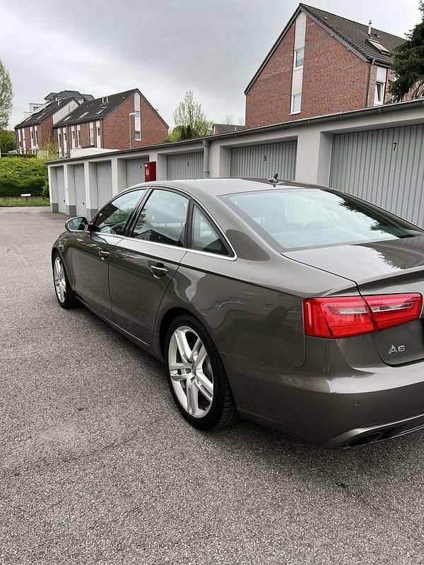 Gebraucht Audi A6 204 PS (150 kW) 2011 Grau Limousine