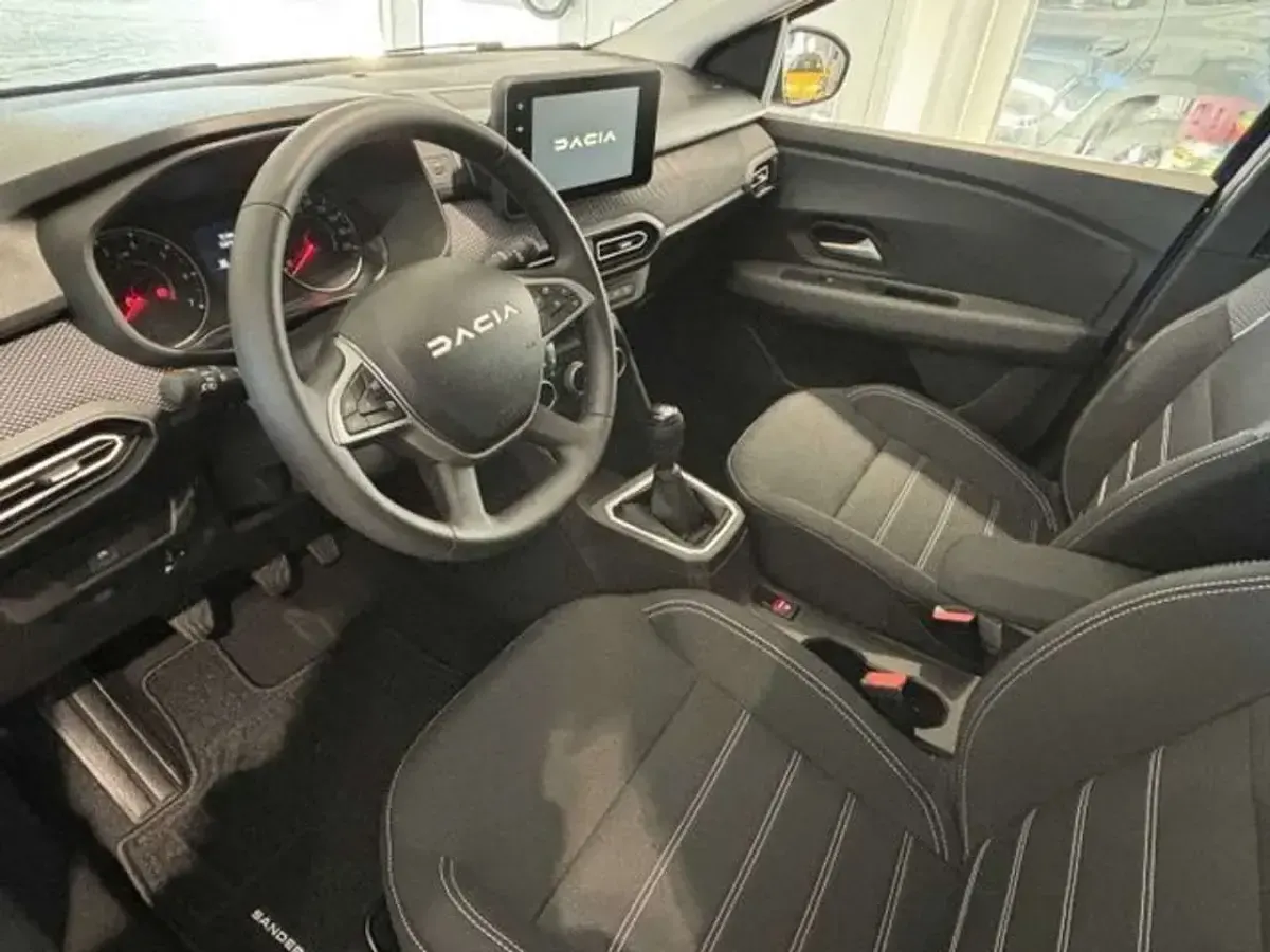 Gebraucht Dacia Sandero Expression 101 PS (74 kW) 2024 Ironblau Limousine