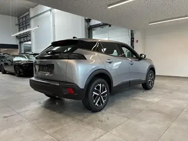 Neu Peugeot 2008 Style 101 PS (74 kW) 2026 Obsession blau SUV