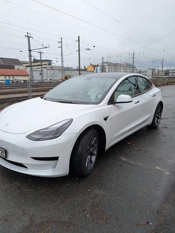 Gebraucht Tesla Model 3 Standard Range 211 kW (287 PS) 2022 Weiß Limousine