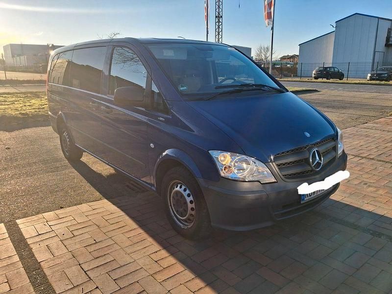 Blau Gebraucht 2011 Mercedes Vito Van | 12.998 € - Bild 1/4