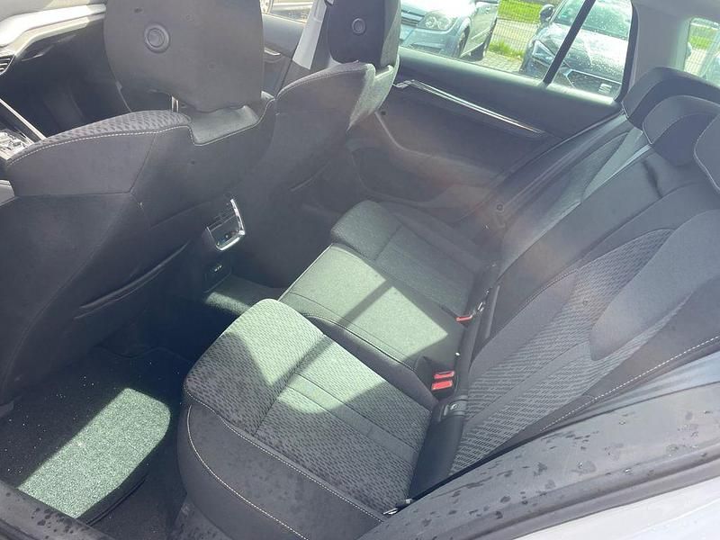 Second-hand Skoda Octavia Style 150 CP (110 kW) 2023 Alb Berlinǎ