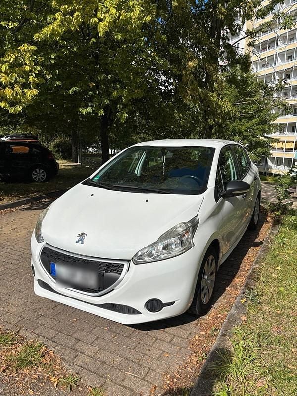 Weiß Gebraucht 2013 Peugeot 208 Access Kleinwagen | 3.999 € (Guter Preis) - Bild 1/4