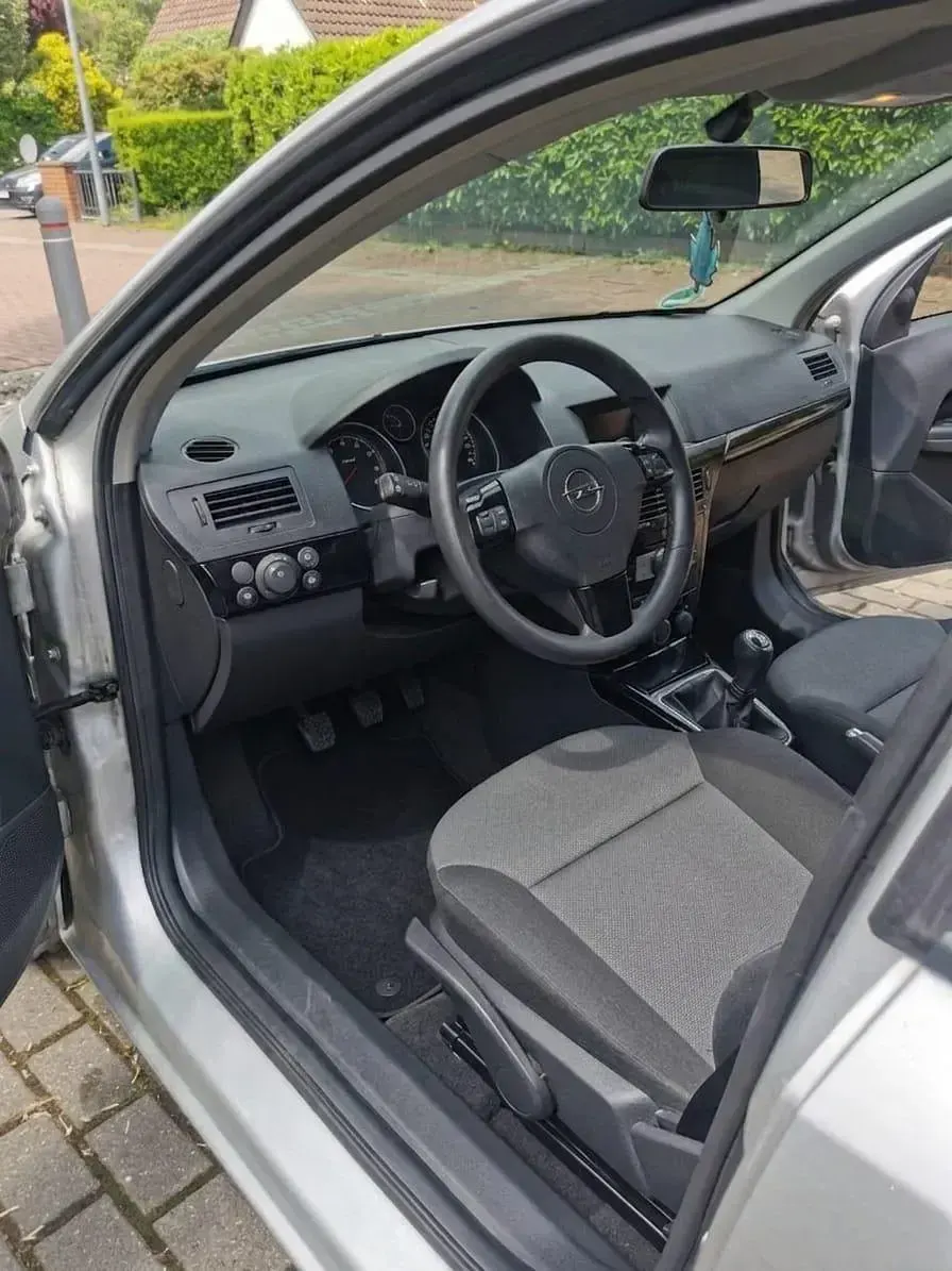 Gebraucht Opel Astra 90 PS (66 kW) 2005 Silber Kombi