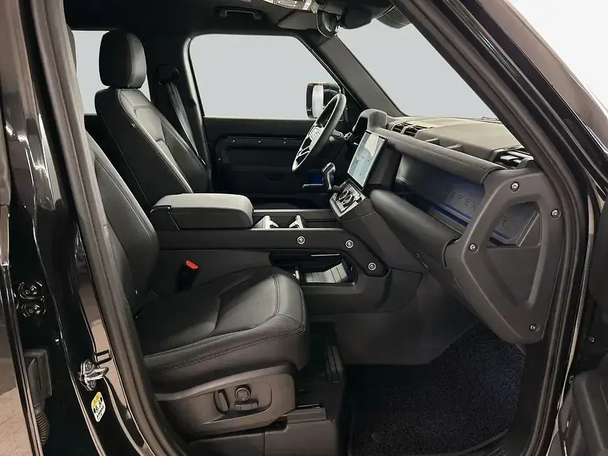 Neu Land Rover Defender SE Dynamic 249 PS (183 kW) 2026 Schwarz SUV