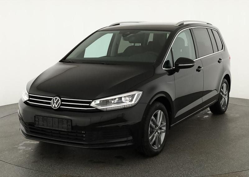 Grenadill black metallic Neu 2025 VW Touran Comfortline Van / Kleinbus | 39.445 € - Bild 1/4