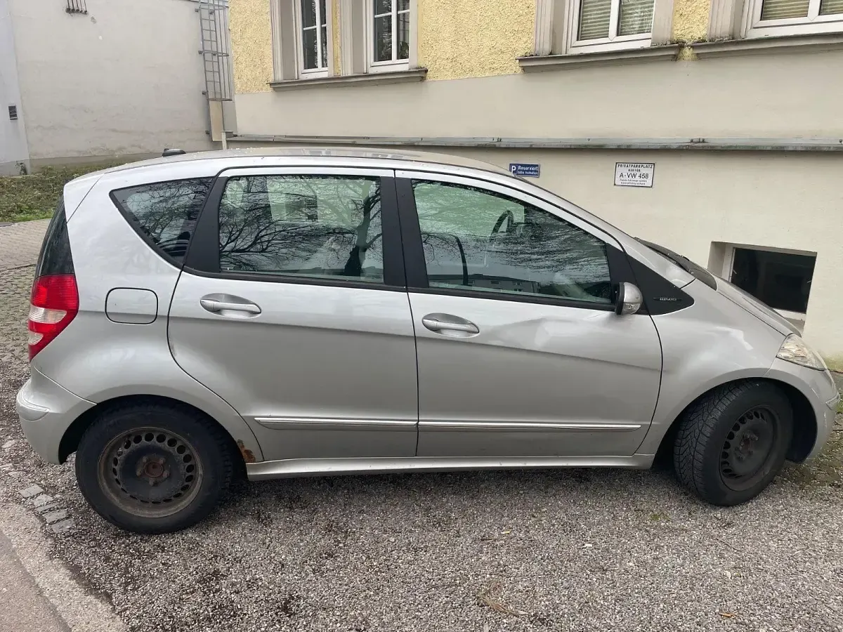 Second-hand Mercedes A150 95 CP (69 kW) 2004 Argintiu Hatchback