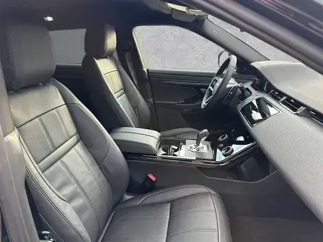 Second-hand Land Rover Range Rover evoque R-Dynamic 165 CP (121 kW) 2023 Negru SUV