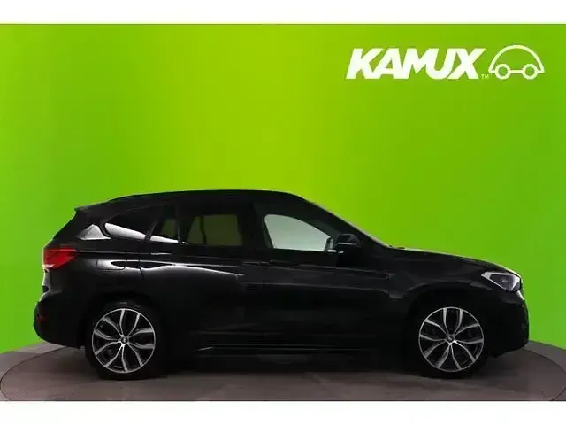 Gebraucht BMW X1 Sport Line 220 PS (161 kW) 2022 Schwarz SUV