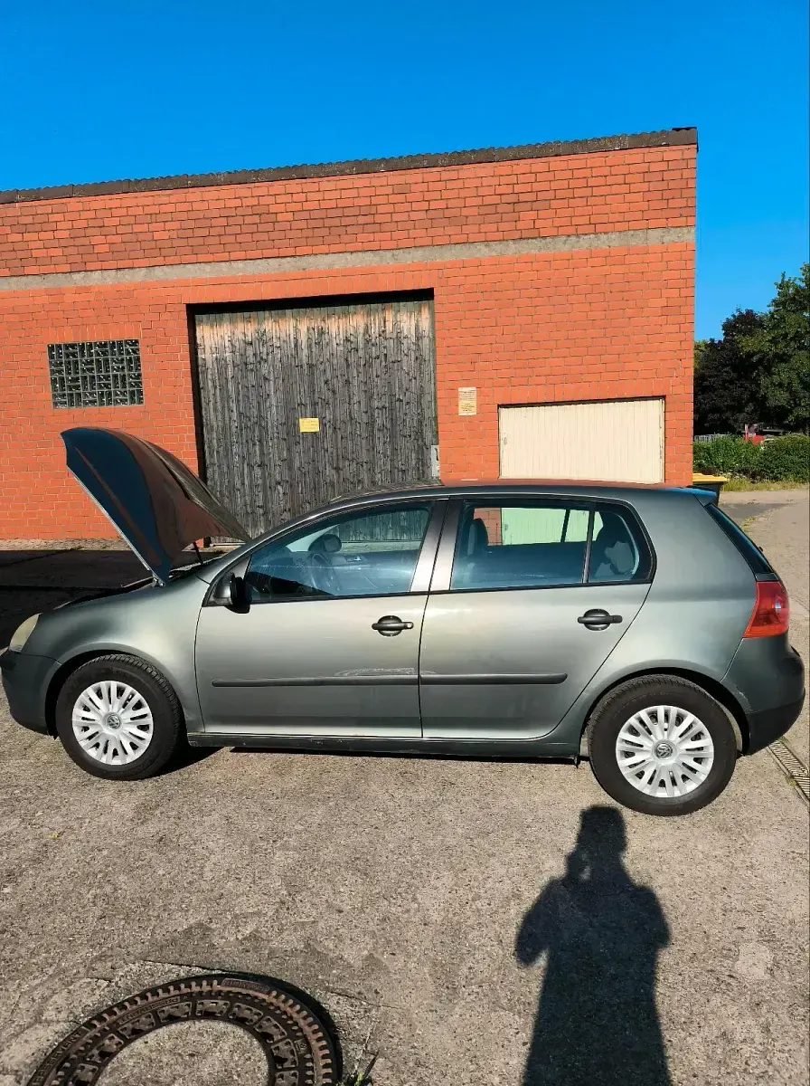 Gebraucht VW Golf V 75 PS (55 kW) 2003 Grau Kleinwagen