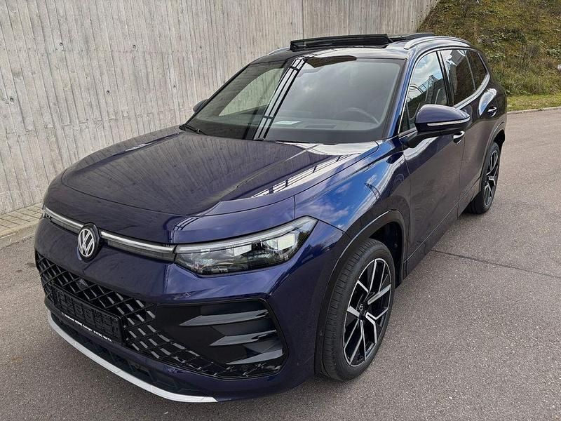 Violett Gebraucht 2025 VW Tayron R-line SUV | 53.900 € (Superpreis) - Bild 1/3