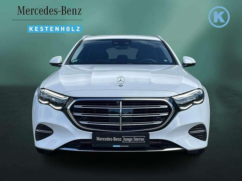 Gebraucht Mercedes E300 Exclusive 197 PS (144 kW) 2025 Manufaktur lack manufaktur opa Kombi