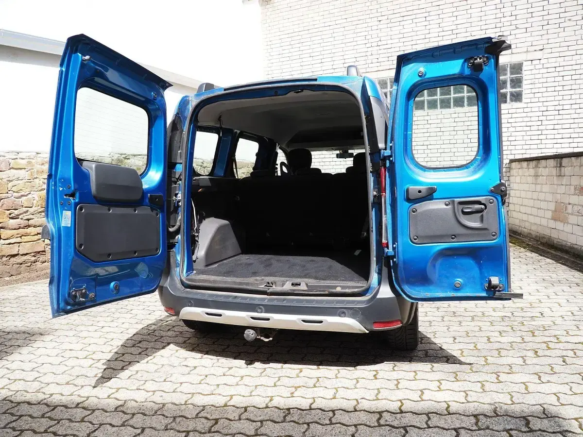 Używany Dacia Dokker Stepway 115 KM (84 kW) 2017 Niebieski Minivan