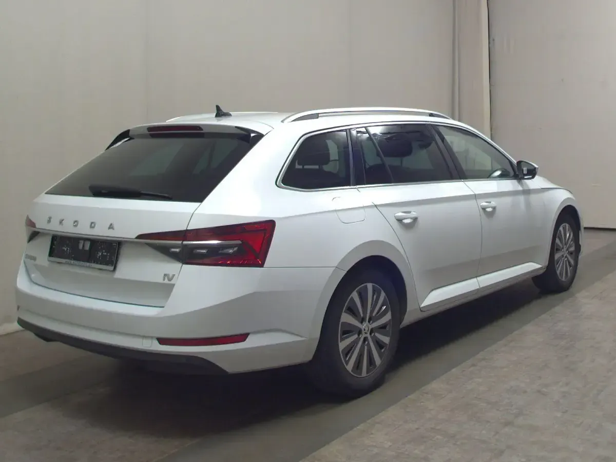 Gebraucht Skoda Superb Style 156 PS (114 kW) 2021 Weiß Kombi