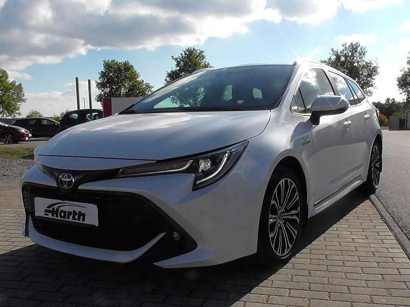 Platinumweißperleffekt Gebraucht 2019 Toyota Corolla Kombi | 21.990 € (Fairer Preis) - Bild 1/4