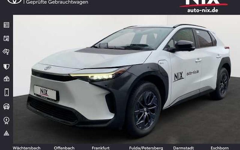 Gebraucht Toyota bZ4X Team 150 kW (204 PS) 2024 Platinumweiß perleffekt SUV