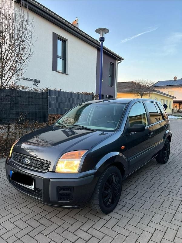 Grau Gebraucht 2006 Ford Fusion Kleinwagen | 1.899 € (Fairer Preis) - Bild 1/4