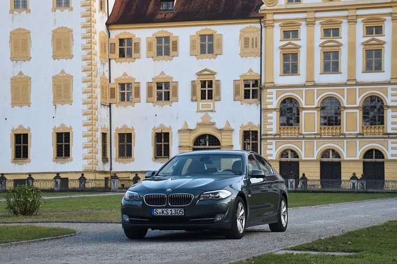 Gebraucht BMW 520 Performance 184 PS (135 kW) 2011 Grau Limousine