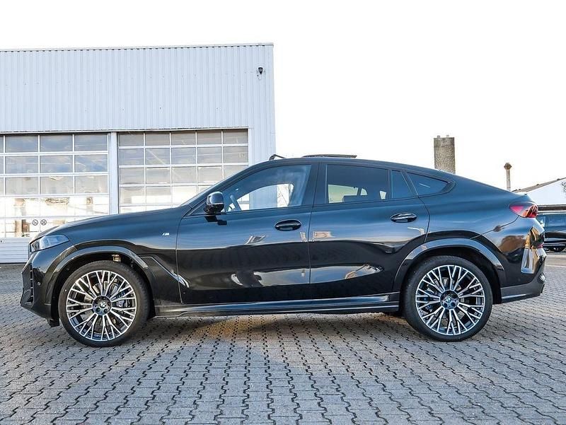 Gebraucht BMW X6 M Sport 340 PS (250 kW) 2025 Black sapphire metallic SUV