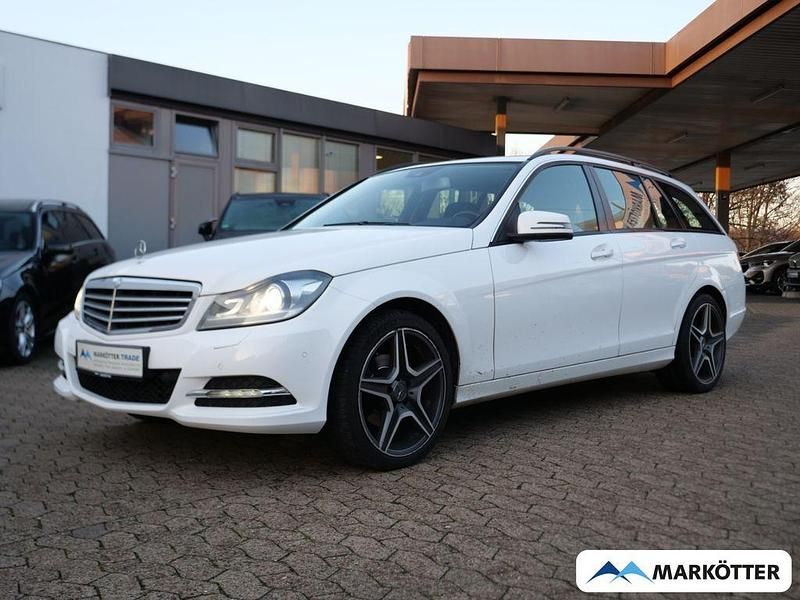 Weiss Gebraucht 2012 Mercedes C180 AMG Kombi | 8.490 € (Guter Preis) - Bild 1/4