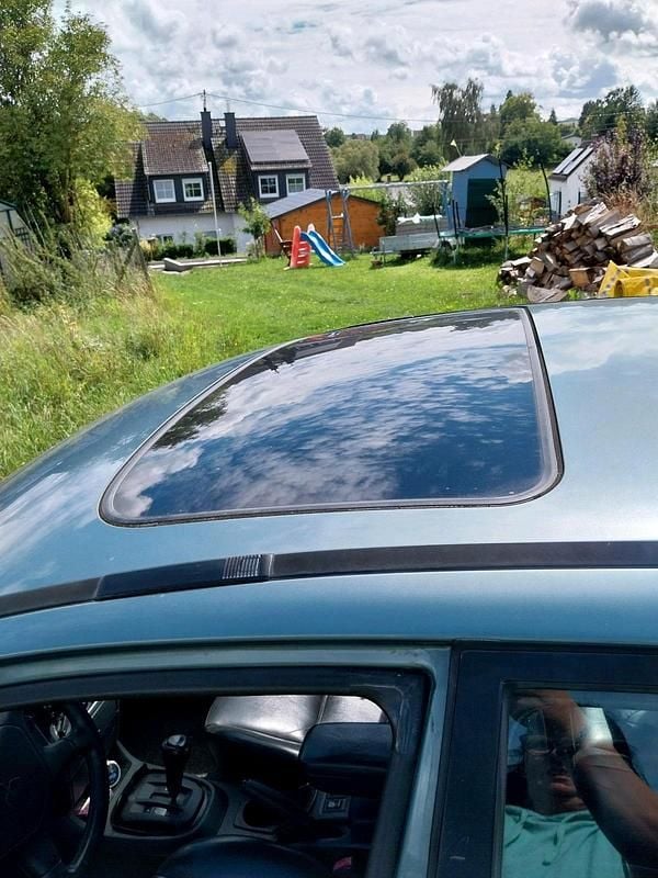 Grün Gebraucht 2003 Mitsubishi Carisma Limousine | 900 € (Superpreis) - Bild 1/4