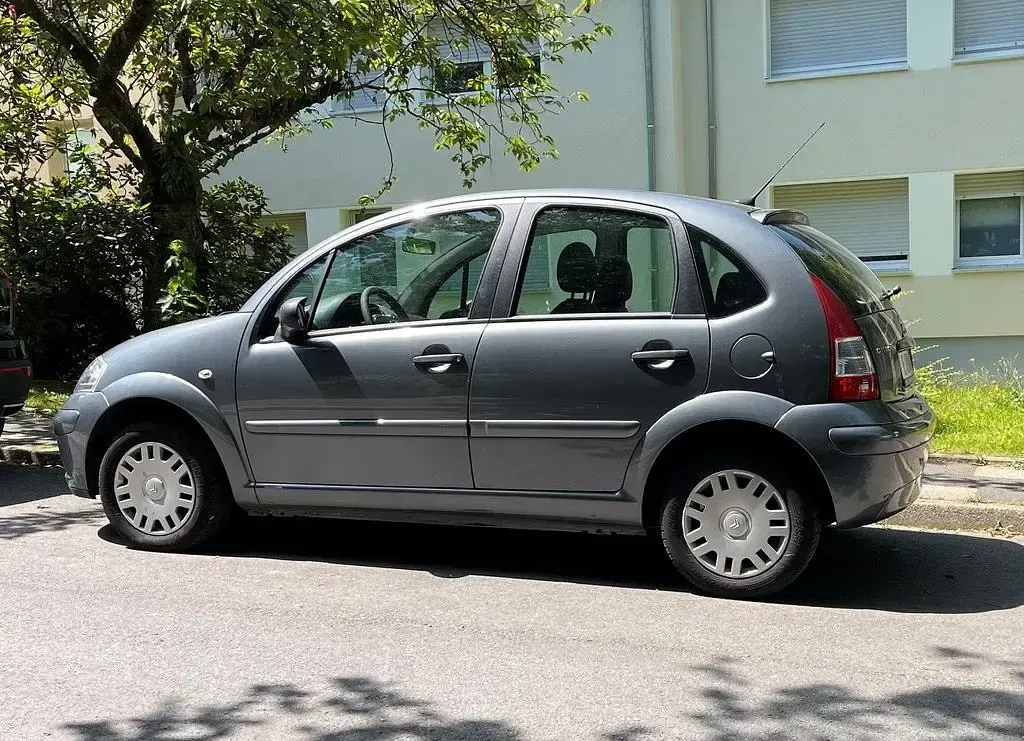 Gebraucht Citroën C3 Advance 73 PS (53 kW) 2009 Grau Limousine