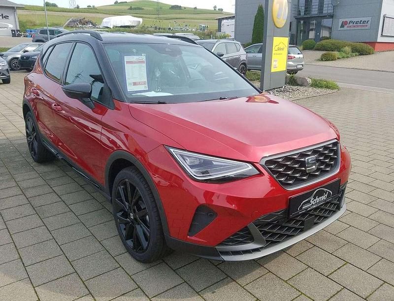 Neu Seat Arona Black Edition 116 PS (85 kW) 2025 Desire rot metallic dach schwarz SUV