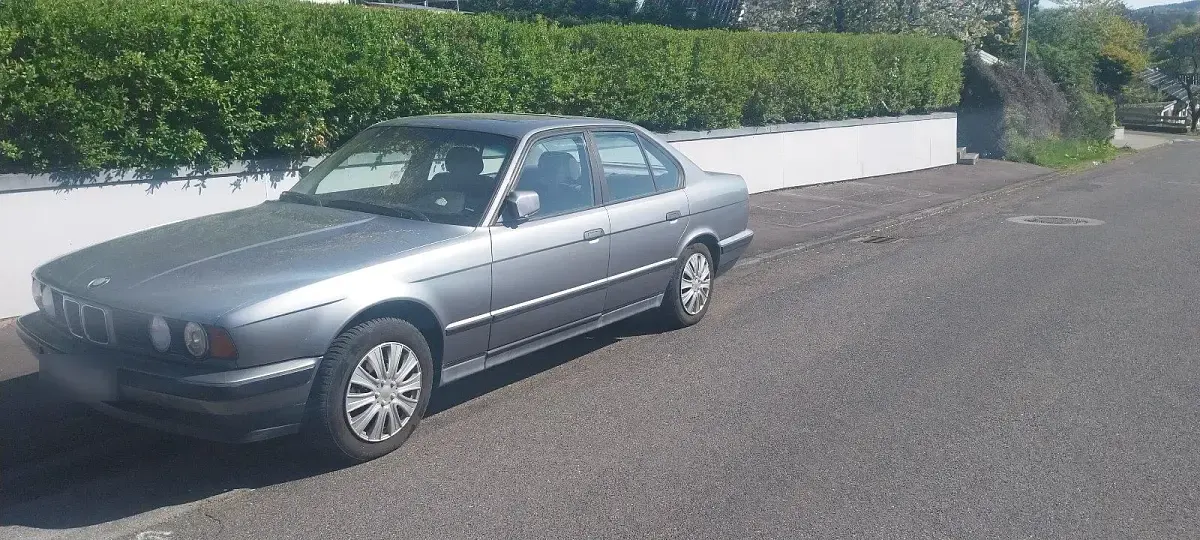 Gebraucht BMW 520 150 PS (110 kW) 1991 Grau Limousine