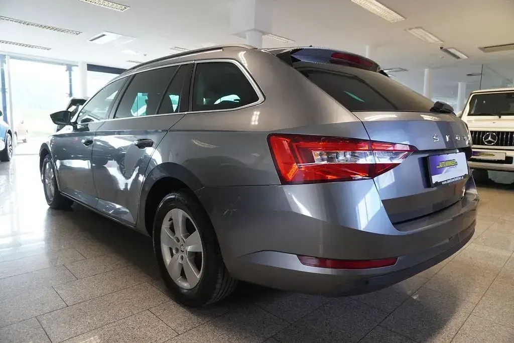 Gebraucht Skoda Superb Ambition 150 PS (110 kW) 2022 Silber Limousine
