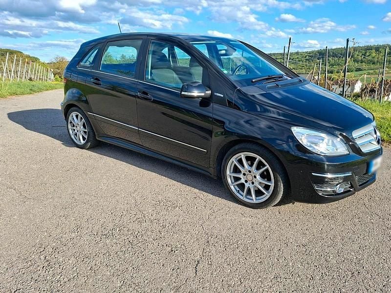 Gebraucht Mercedes B160 95 PS (69 kW) 2011 Schwarz Van / Kleinbus