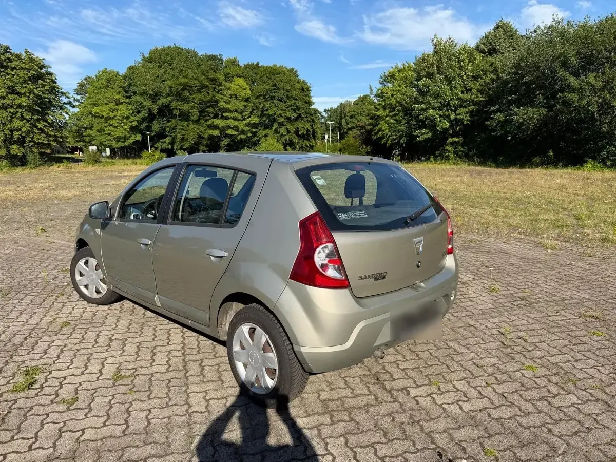 Gebraucht Dacia Sandero 75 PS (55 kW) 2011 Andere farben Kleinwagen